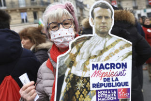 28277_france_pension_protests_11935 640x420.jpg