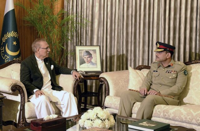 28747_pakistan_army_chief_49033 640x420.jpg