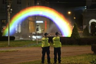 29041_poland_gay_rights_08879 e14534d7b5e248cf8f342c2c49ae3d76 640x420.jpg