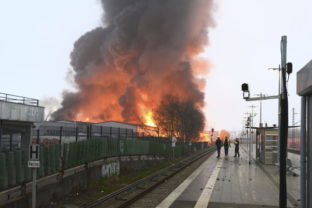 29559_germany_hamburg_fire_82061 640x420.jpg