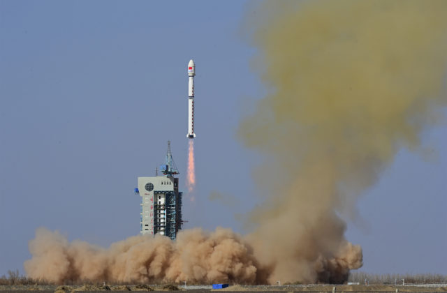 29836_china_taiwan_satellite_launch_43308 640x420.jpg
