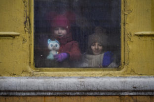29838_russia_ukraine_war_goodbyes_photo_gallery_22838 b829a932e0bc4e26a3e530d06952df08 640x420.jpg