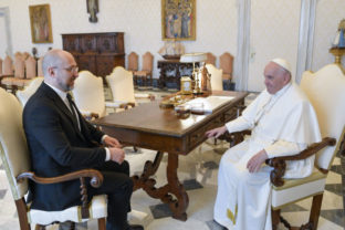 30361_vatican_pope_ukraine_31661 640x420.jpg