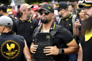 30688_capitol_riot_proud_boys_14538 640x420.jpg