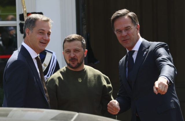 31056_ukraines_wait_europe_day_82885 640x420.jpg