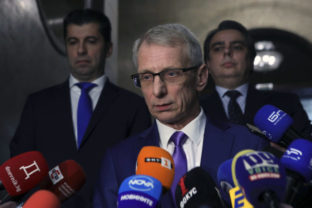 31578_bulgaria_government_92547 640x420.jpg
