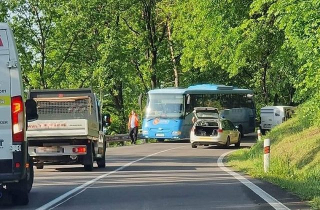 31590_nehoda autobus auto bojnice 640x420.jpg