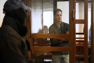 31641_russia_us_detained_reporter_70798 640x420.jpg