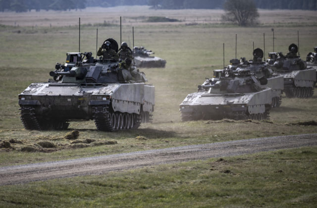 31690_sweden_czech_army_55125 640x420.jpg