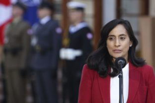 31791_anita anandova 640x420.jpg