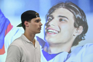 38260_slafkovsky5 640x420.jpg