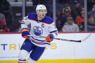 39983_oilers_flyers_hockey_14760 640x420.jpg