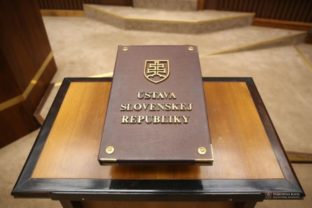 41366_ustava sr 640x420.jpg