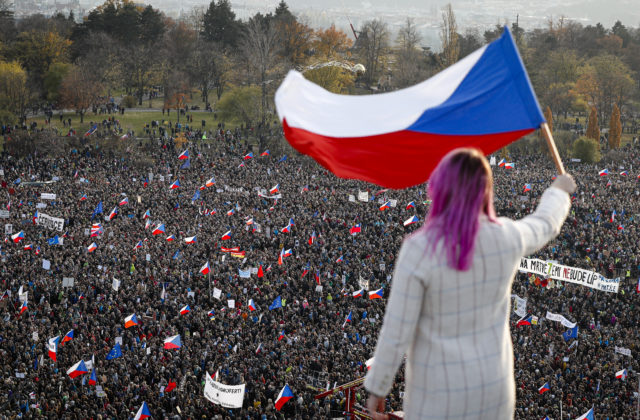 41594_aptopix_czech_republic_protest_39901 1a378f7c9cff413cbedde478dd003eb3 1 640x420.jpg