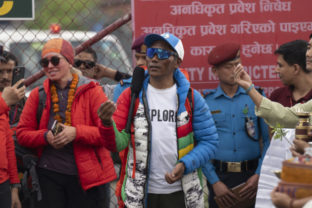 53485_nepal_everest_34841 640x420.jpg