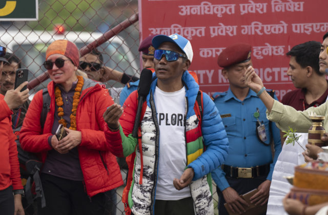 53485_nepal_everest_34841 640x420.jpg