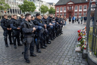 54077_germany_stabbing_69417 640x420.jpg
