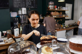 54632_gettyimages 1346528919 170667a 640x420.jpg