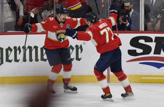 54723_stanley_cup_oilers_panthers_hockey_29305 640x420.jpg