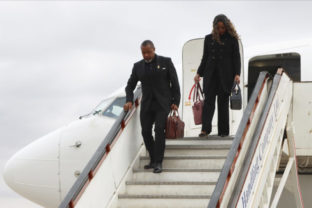 54757_malawi_vice president_missing_plane_77227 640x420.jpg