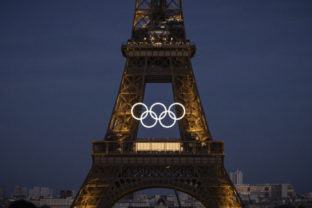 55007_oly_paris_olympic_rings_30843 640x420.jpg