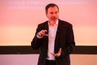 55140_simon anholt 1 640x420.jpg