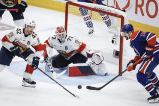 55512_stanley_cup_panthers_oilers_hockey_71207 640x420.jpg