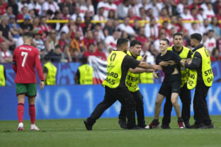 55541_aptopix_euro_2024_soccer_turkey_portugal_60848 640x420.jpg