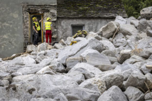 55553_switzerland_flooding_57503 640x420.jpg