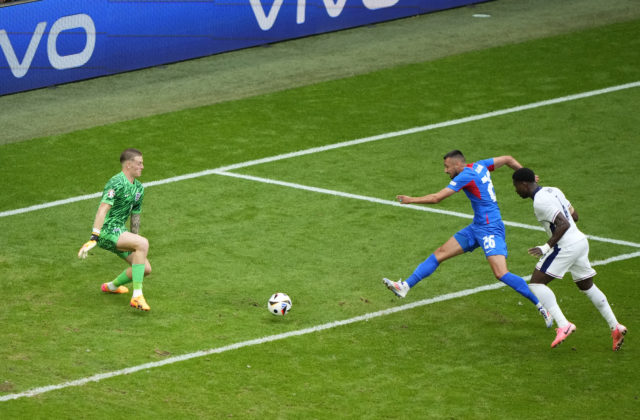 56035_aptopix_euro_2024_soccer_england_slovakia_67874 640x420.jpg