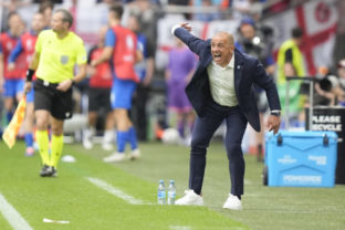 56037_francesco calzona pocas osemfinale anglicko slovensko 640x420.jpg