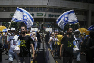 56379_israel_palestinians_51557 640x420.jpg