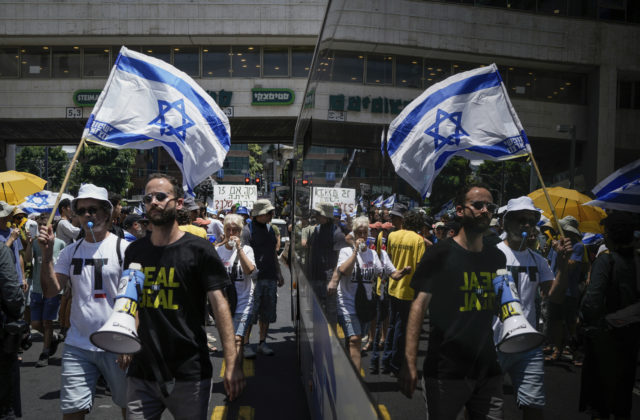 56379_israel_palestinians_51557 640x420.jpg