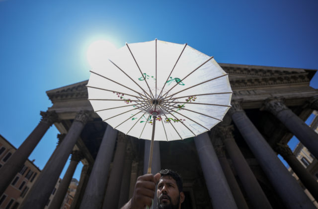 56696_italy_heat_wave_20008 640x420.jpg