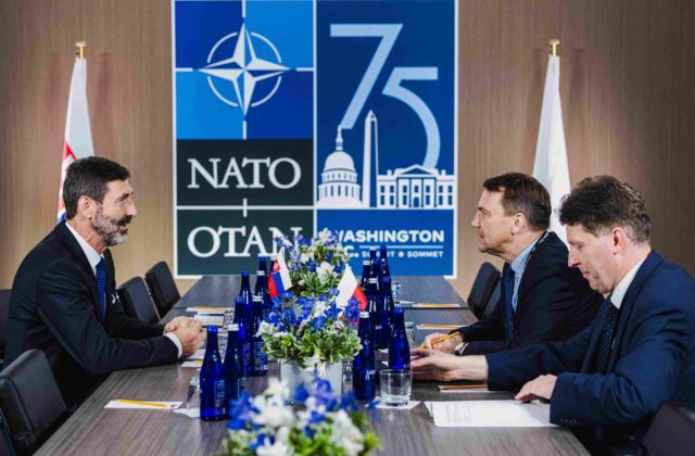 56720_mzv_minister juraj blanar s ministrom zahranicnych veci polska radoslawom sikorskym 640x420.jpg