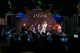 56793_224853183_4493742610639012_6779633466520205175_n 640x420.jpg