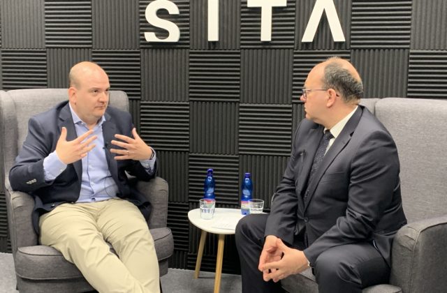 57001_michal onderco miroslav wlachovsky okno do sveta 640x420.jpg