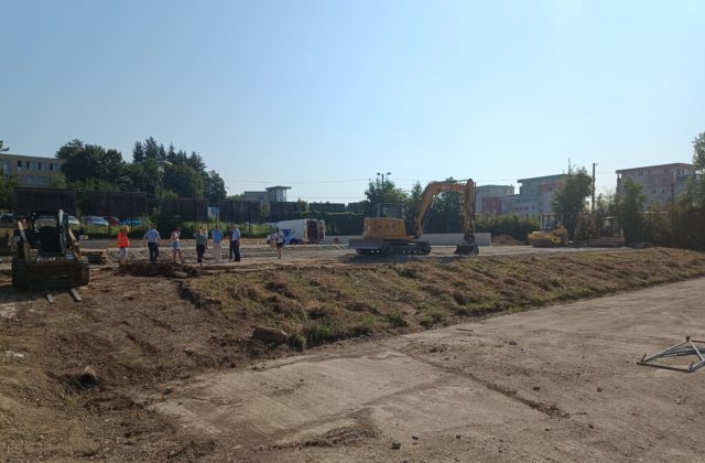 57324_vystavba skejtparku a hokejbaloveho ihriska v banskej bystrici 640x420.jpg