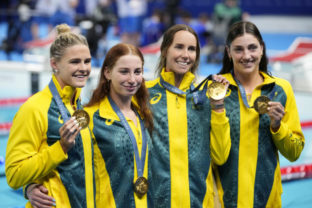 57730_paris_olympics_swimming_37951 640x420.jpg