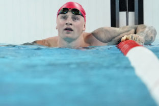 57745_paris_olympics_swimming_10130 640x420.jpg