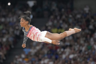 57949_aptopix_paris_olympics_artistic_gymnastics_87593 640x420.jpg