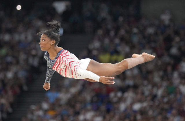 57949_aptopix_paris_olympics_artistic_gymnastics_87593 640x420.jpg