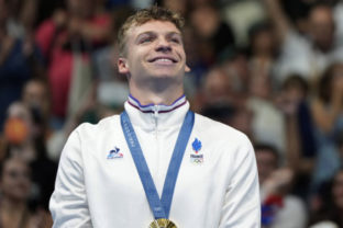58003_paris_olympics_swimming_46279 640x420.jpg