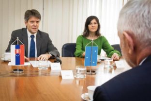 58101_453152190_909270381243995_7303787110346487916_n 640x420.jpg