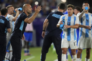 58168_paris_olympics_soccer_53272 640x420.jpg