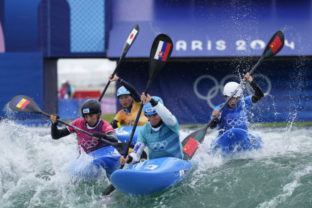 58201_paris_olympics_canoe_slalom_46632 640x420.jpg