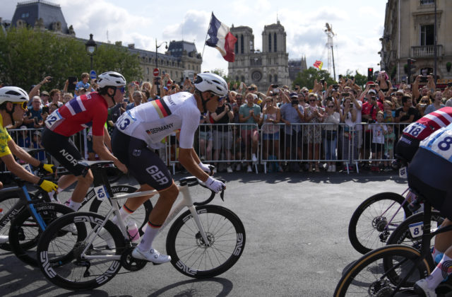 58240_paris_olympics_cycling_00081 640x420.jpg