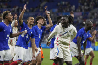 58368_paris_olympics_soccer_38499 640x420.jpg