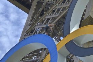 58738_paris_olympics_eiffel_tower_59817 640x420.jpg