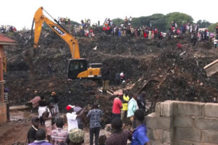 58742_uganda_collapsed_landfill_90183 640x420.jpg